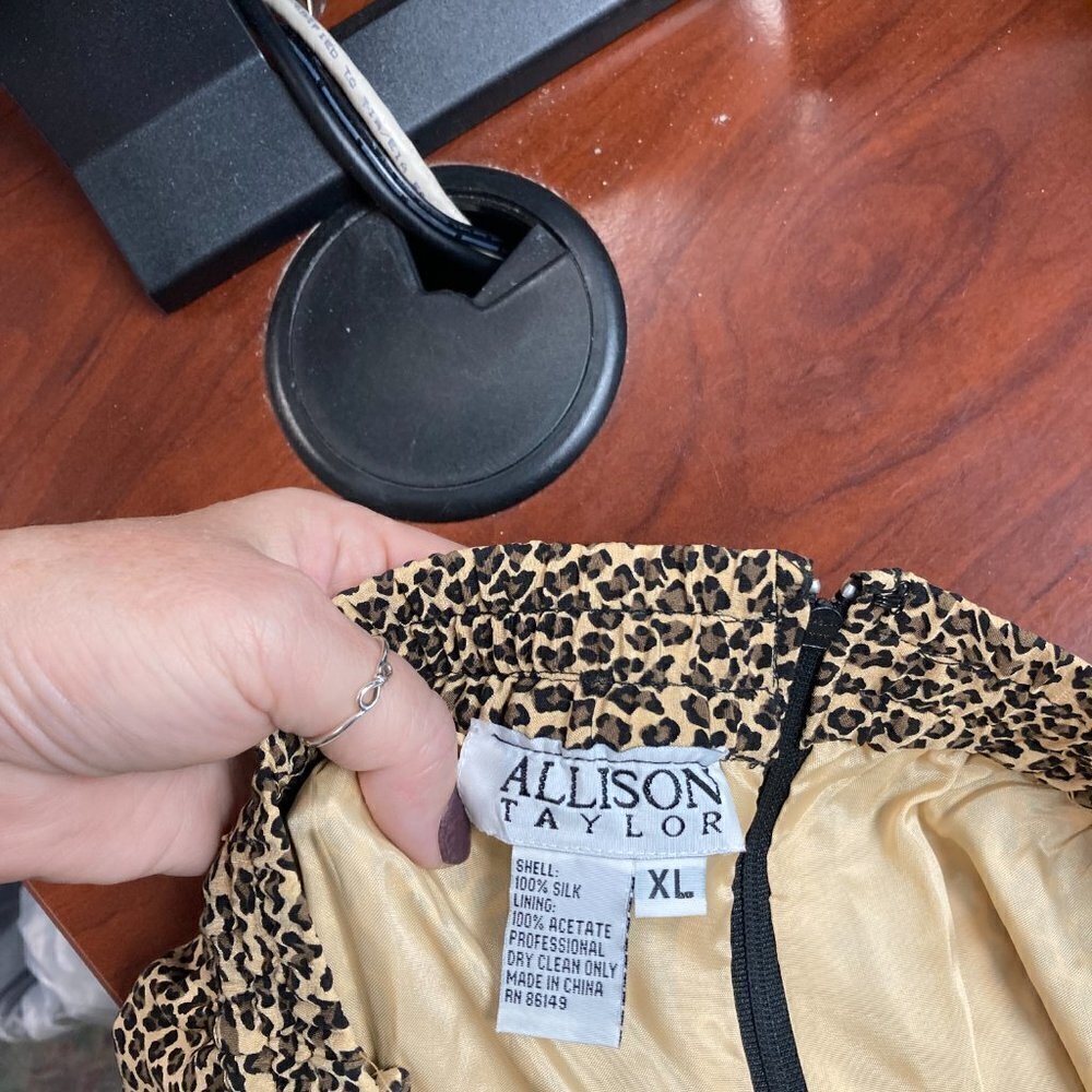 Allison Taylor silk leopard skirt sz XL - Picture 2 of 2